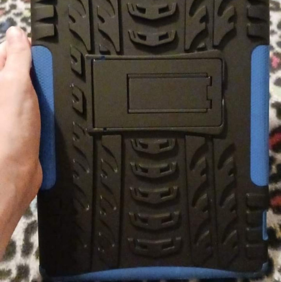 Fire tablet black and the case Is blue - Picture 6 of 7